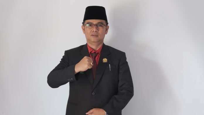 Foto : Waka II DPRD KAUR