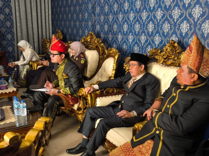 FOTO : DPRD BENTENG DI HUT KEPAHIANG