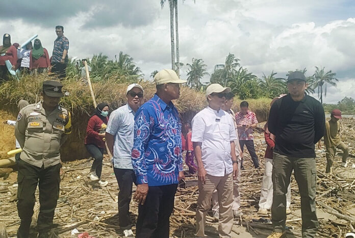FOTO : Abrasi Pondok Kelapa