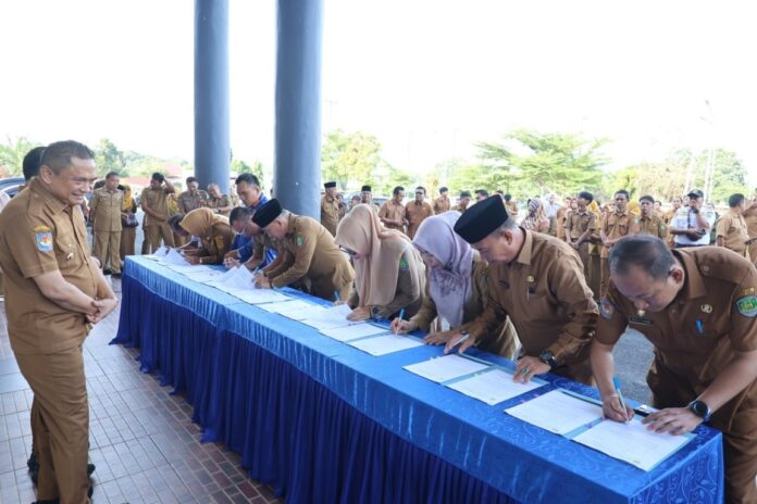 FOTO : BUPATI BENTENG DAN PEJABAT DINAS